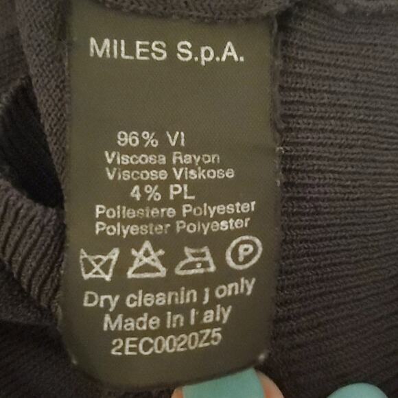 Giorgio Armani sweater sz 10/42 - Picture 5 of 5